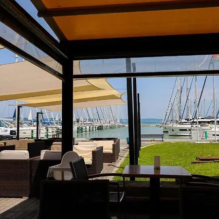Yacht Club A I15 Apartmán
